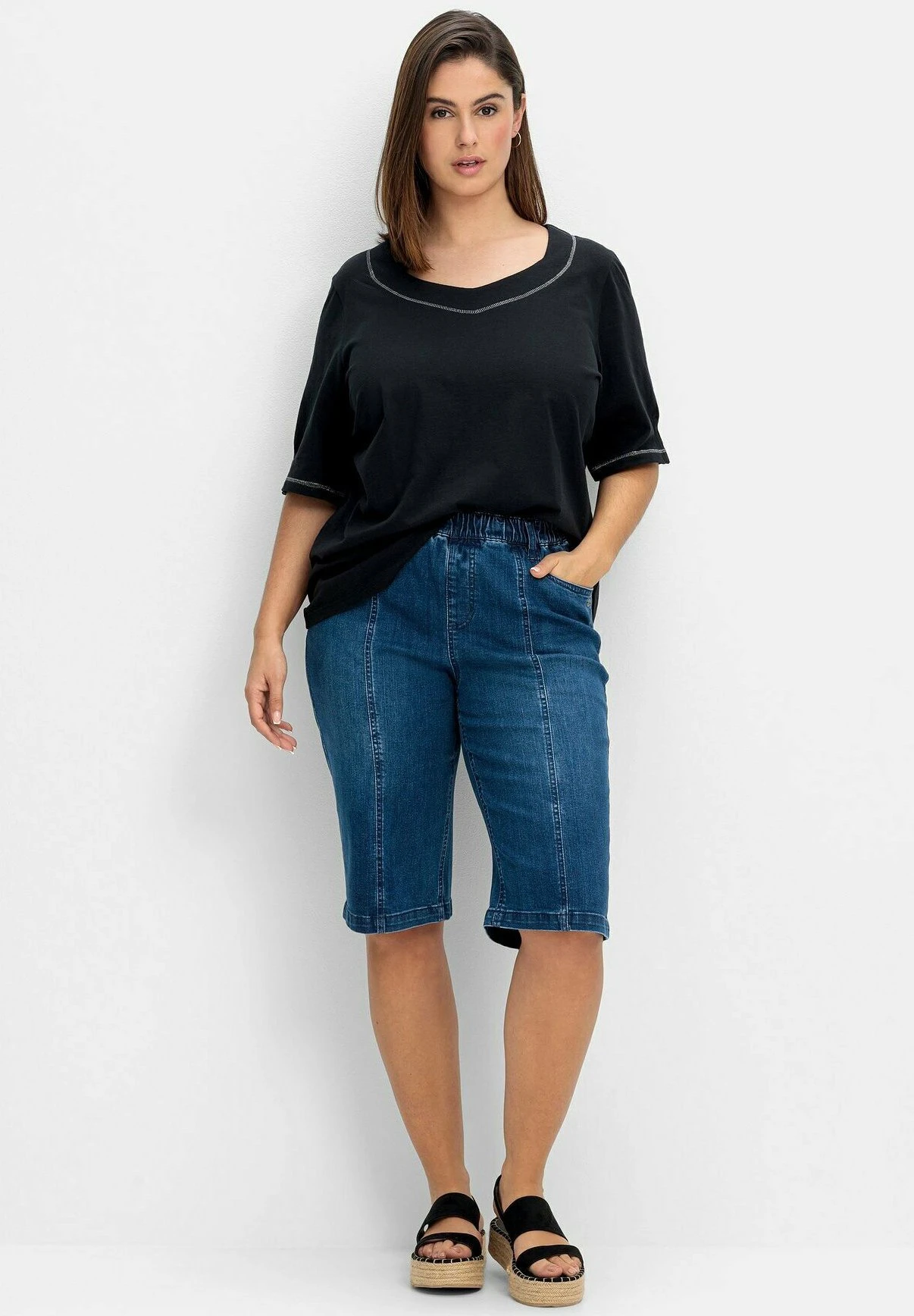 Sheego BermudasShorts Di JeansBlue Denim Donna Jeans SHI21S030-K11 4 Sheego BermudasShorts Di JeansBlue Denim Donna Jeans SHI21S030-K11 - immagine 2