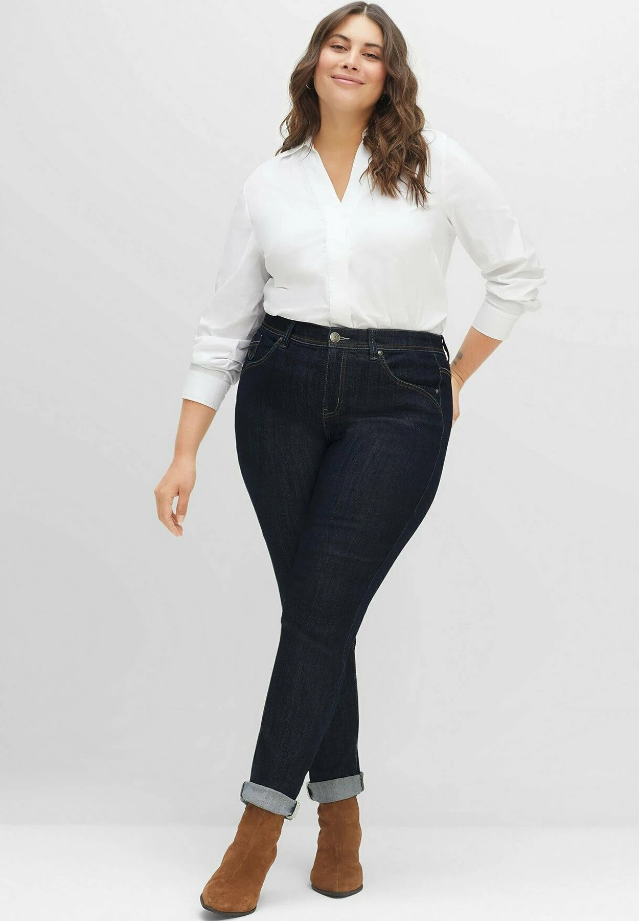 Sheego Jeans Slim FitBlue Black Denim Donna Jeans SHI21N014-K12 4 Sheego Jeans Slim FitBlue Black Denim Donna Jeans SHI21N014-K12 - immagine 2