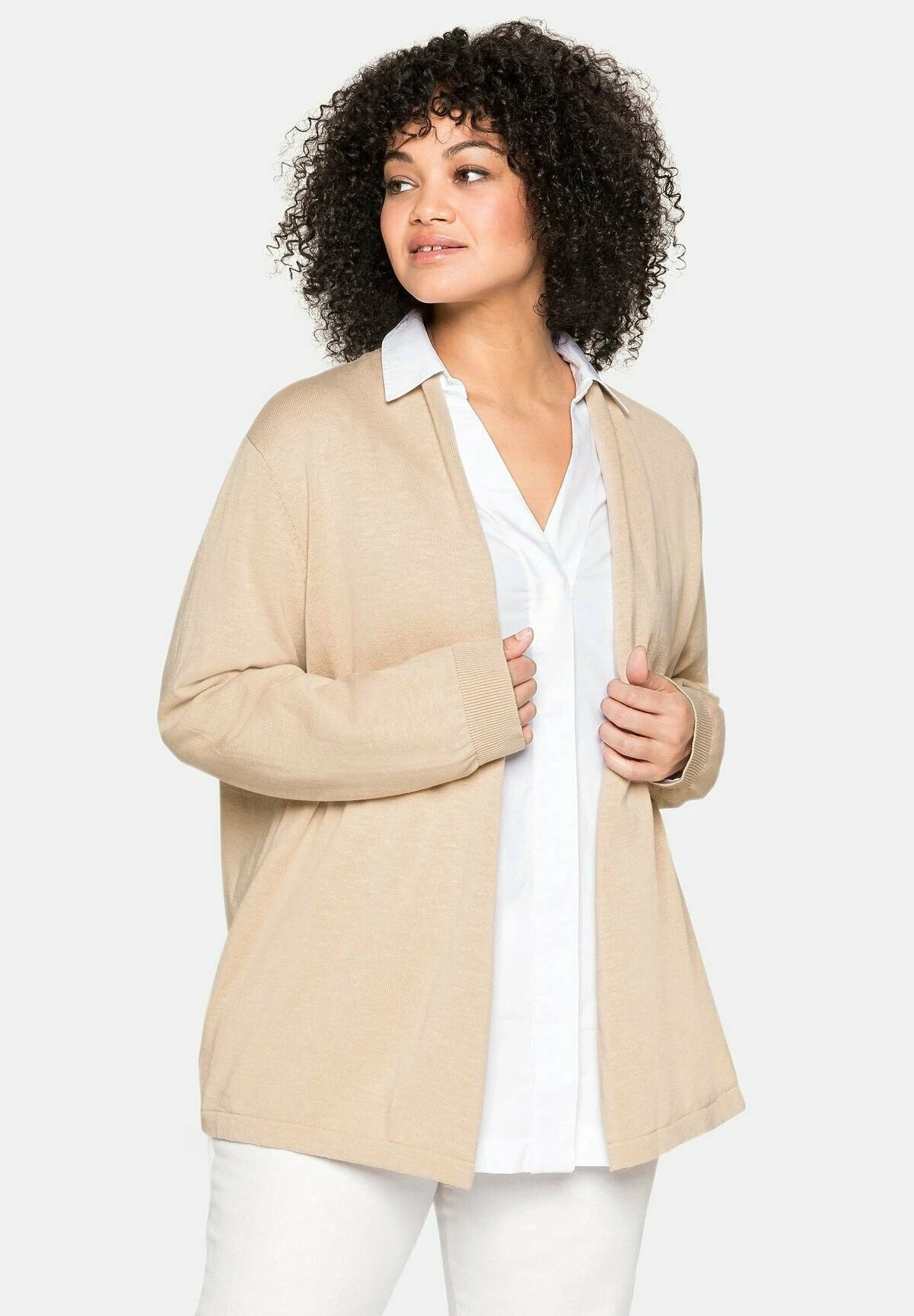 Sheego CardiganBeigefarben Donna Maglieria SHI21I07A-B11 3 Sheego CardiganBeigefarben Donna Maglieria SHI21I07A-B11