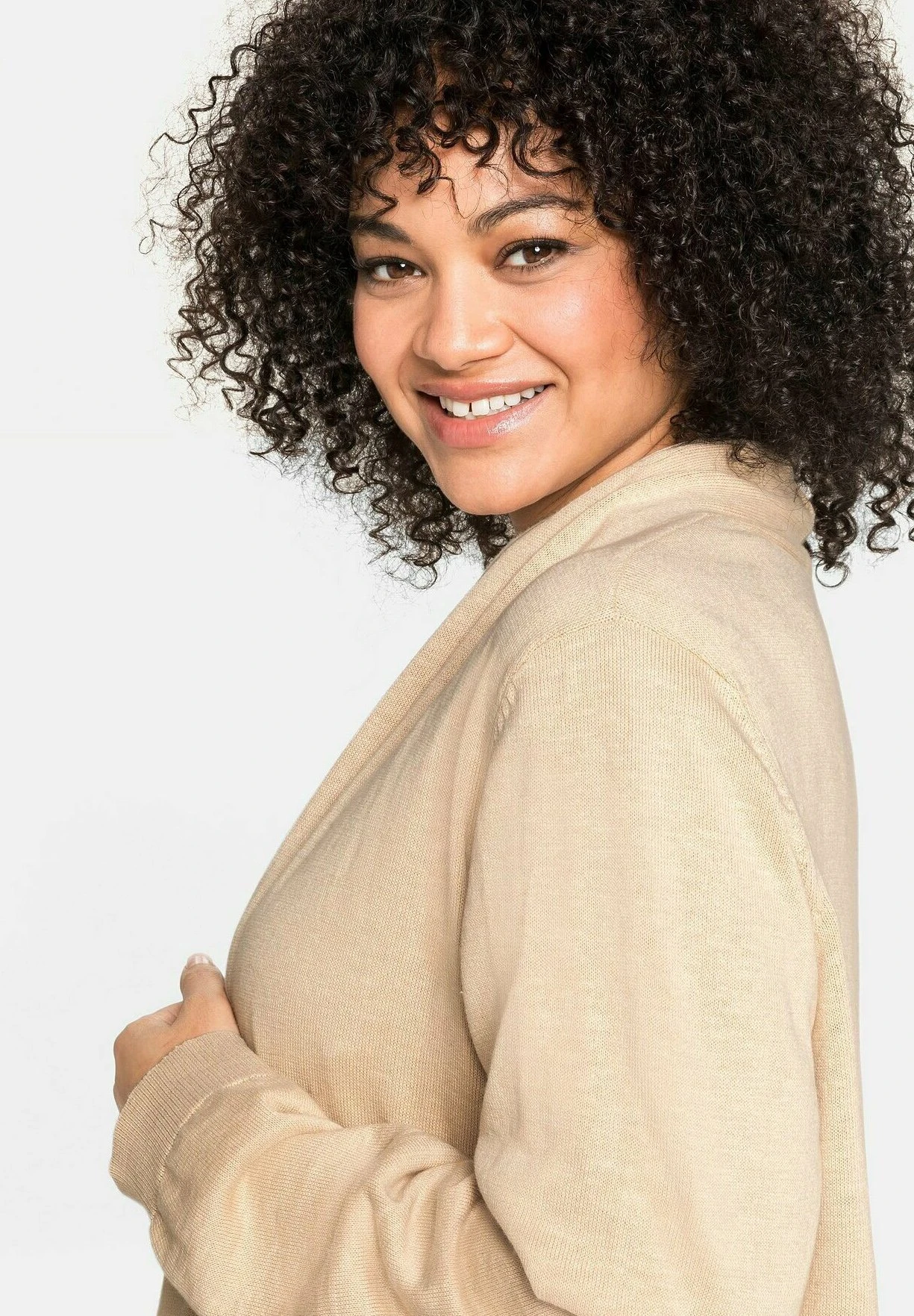 Sheego CardiganBeigefarben Donna Maglieria SHI21I07A-B11 6 Sheego CardiganBeigefarben Donna Maglieria SHI21I07A-B11 - immagine 4