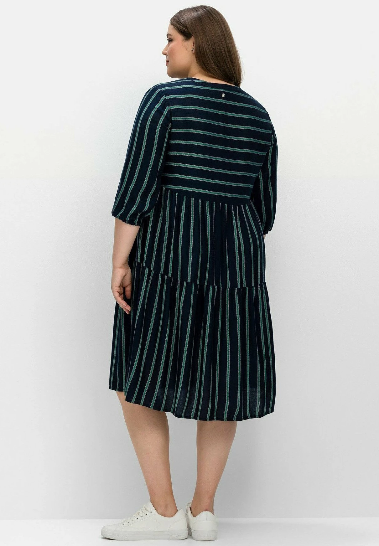 Sheego Vestito Estivo - Nachtblau Gestreift 4 Sheego Vestito Estivo - Nachtblau Gestreift - immagine 2