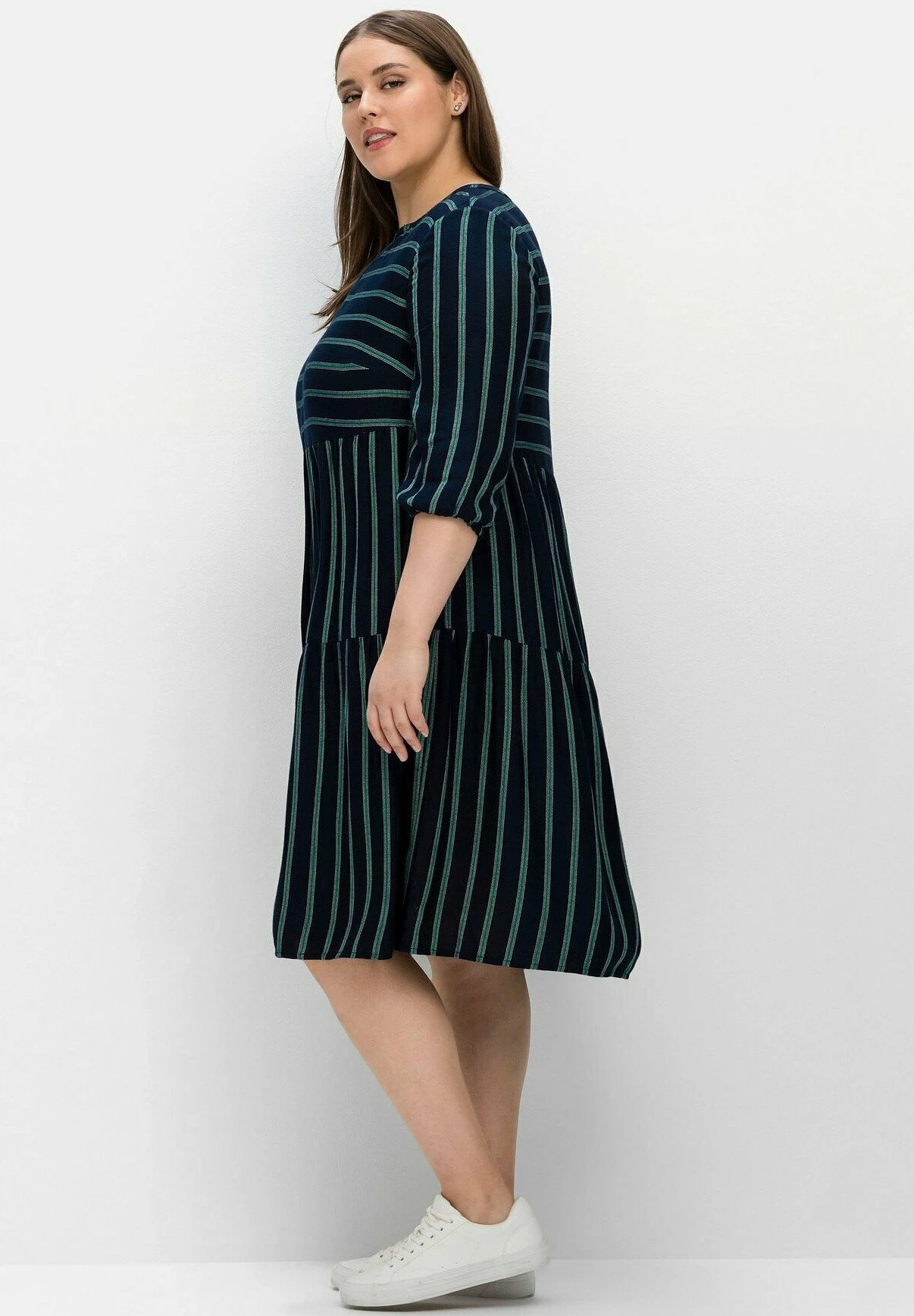 Sheego Vestito Estivo - Nachtblau Gestreift 6 Sheego Vestito Estivo - Nachtblau Gestreift - immagine 4