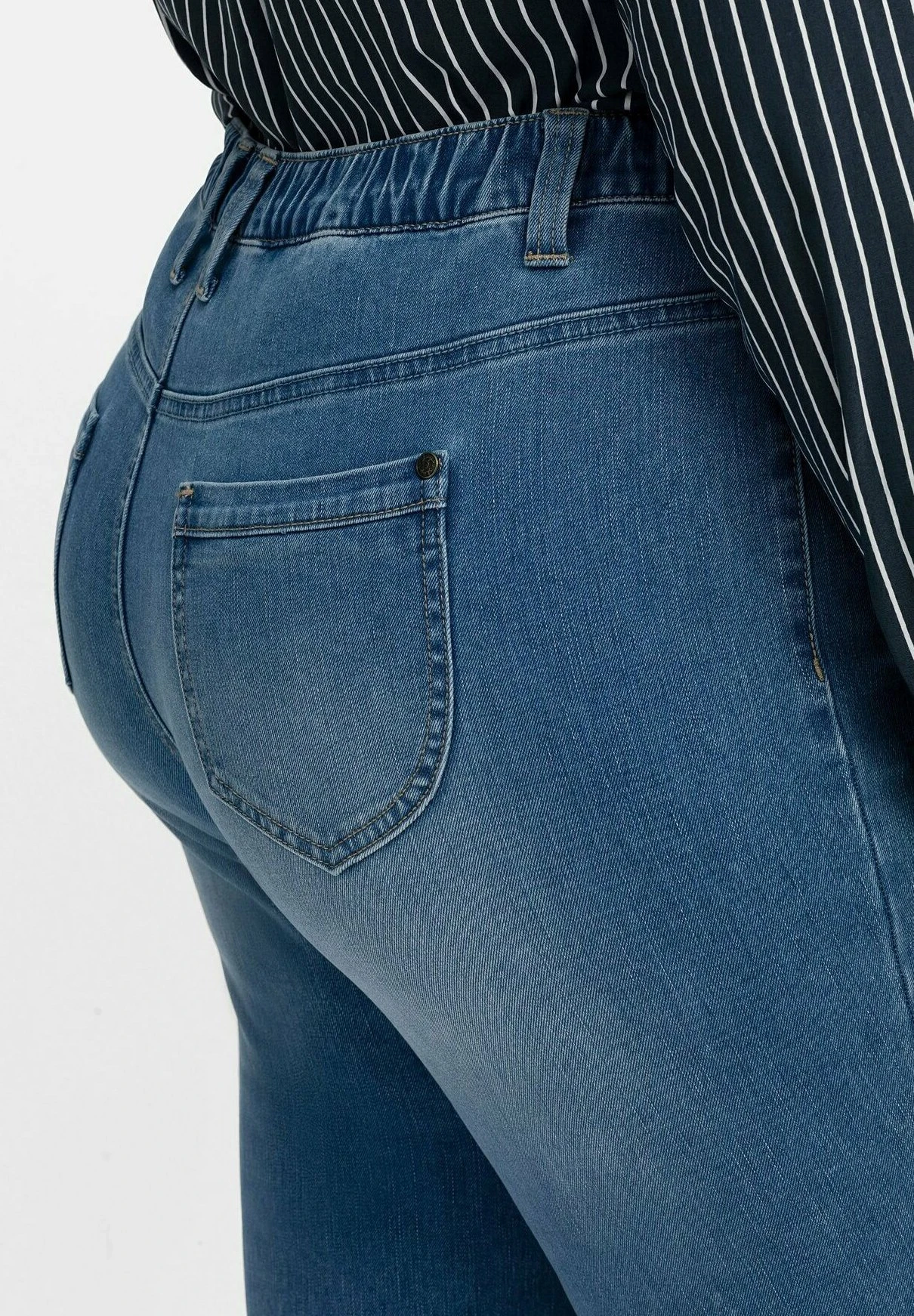 Sheego Jeans BootcutBlue Denim Donna Jeans SHI21N0AQ-K11 7 Sheego Jeans BootcutBlue Denim Donna Jeans SHI21N0AQ-K11 - immagine 5