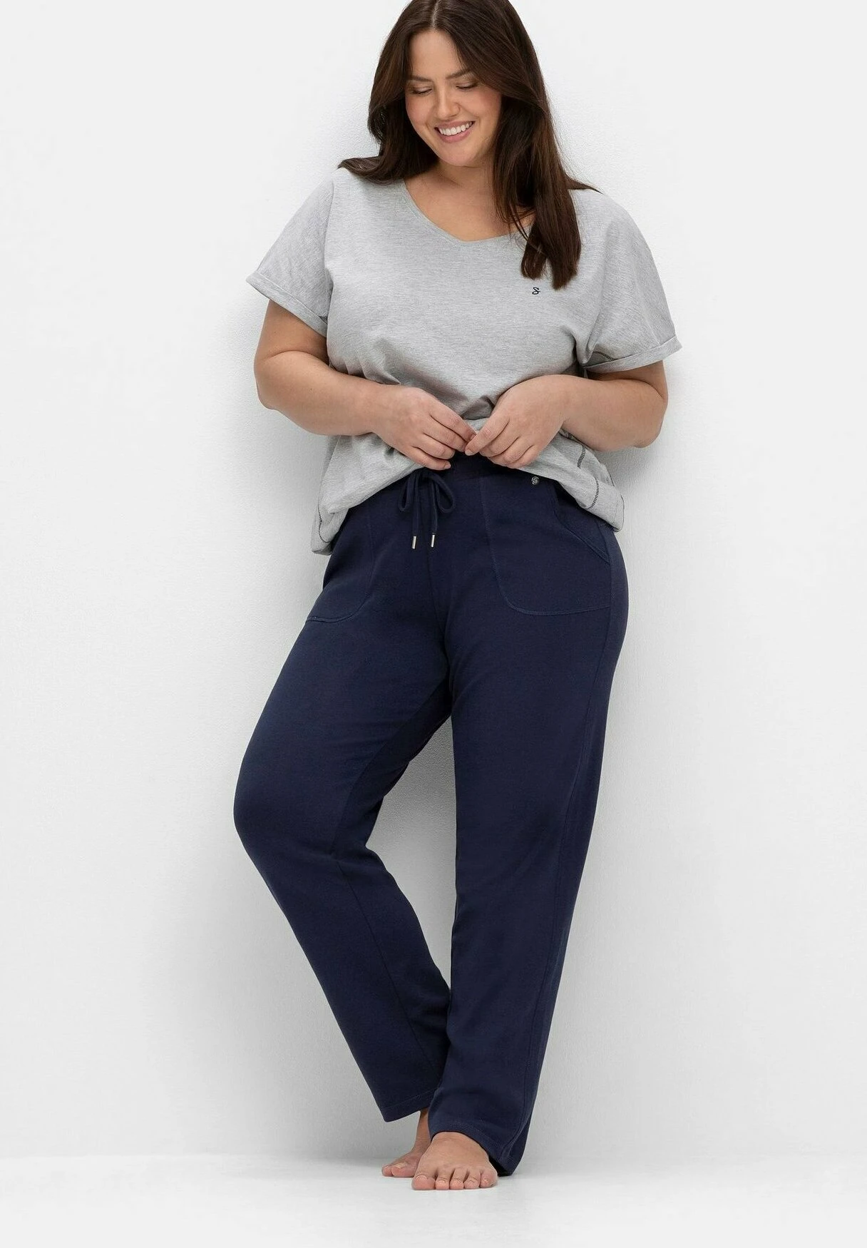 Sheego Pantaloni SportiviMarine Donna Pantaloni SHI21A0F8-K11 4 Sheego Pantaloni SportiviMarine Donna Pantaloni SHI21A0F8-K11 - immagine 2