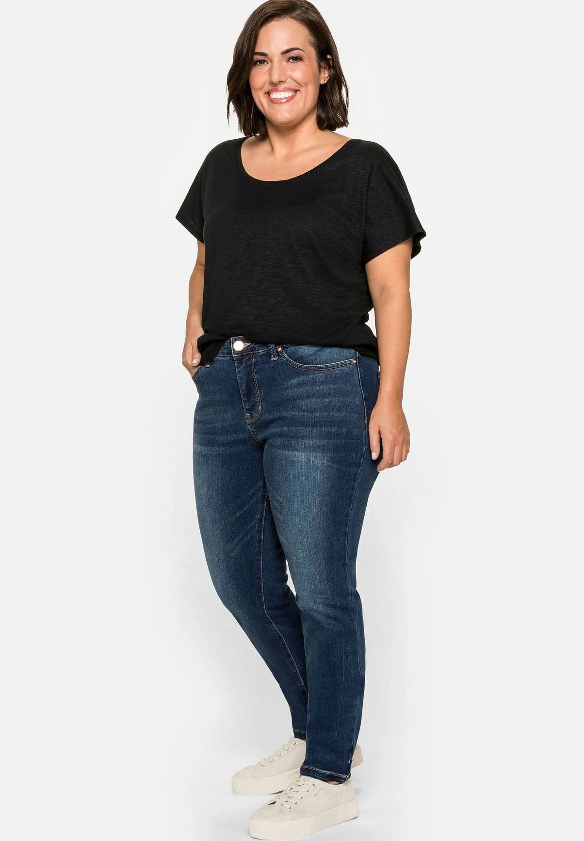 Sheego Jeans Slim FitDark Blue Denim Donna Jeans SHI21N040-K12 4 Sheego Jeans Slim FitDark Blue Denim Donna Jeans SHI21N040-K12 - immagine 2