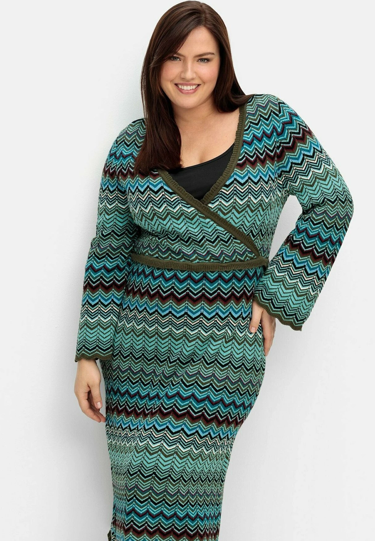 Sheego Abito In MagliaDunkeloliv Gemustert Donna Vestiti SHI21C0UD-M11 5 Sheego Abito In MagliaDunkeloliv Gemustert Donna Vestiti SHI21C0UD-M11 - immagine 3