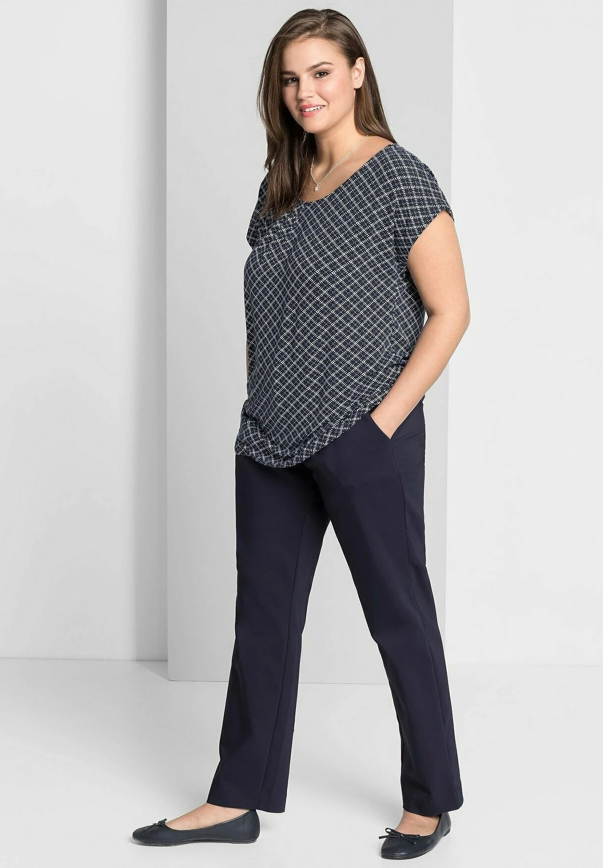 Sheego Camicetta - Marine Bedruckt 4 Sheego Camicetta - Marine Bedruckt - immagine 2