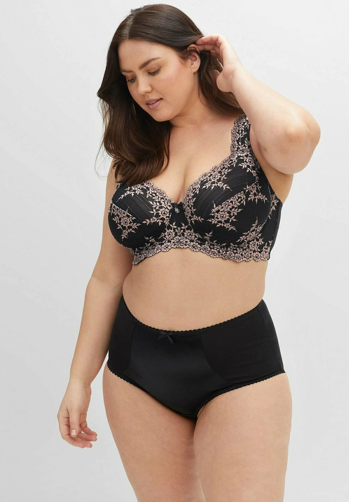 Sheego Reggiseno Con FerrettoBlack Donna Intimo SHI81A01Q-Q11 4 Sheego Reggiseno Con FerrettoBlack Donna Intimo SHI81A01Q-Q11 - immagine 2