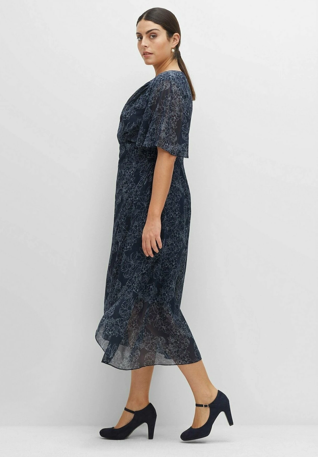 Sheego Vestito EstivoNachtblau Bedruckt Donna Vestiti SHI21C0OH-K11 5 Sheego Vestito EstivoNachtblau Bedruckt Donna Vestiti SHI21C0OH-K11 - immagine 3