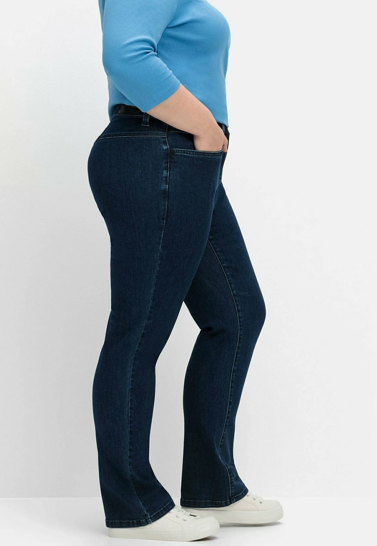 Sheego Jeans A SigarettaDark Blue Denim Donna Jeans SHI21N0B8-K11 7 Sheego Jeans A SigarettaDark Blue Denim Donna Jeans SHI21N0B8-K11 - immagine 5